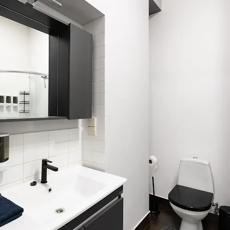 Modern In Location, Kingsize Beds, 2 Br アパート