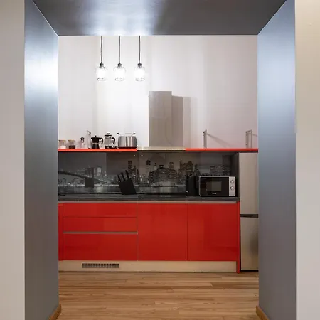 Modern In Location, Kingsize Beds, 2 Br