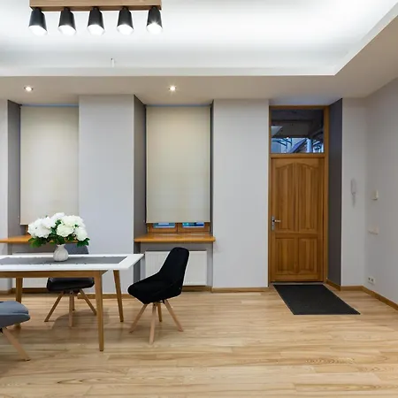 Modern In Location, Kingsize Beds, 2 Br アパート *