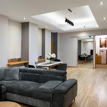 Modern In Location, Kingsize Beds, 2 Br アパート *