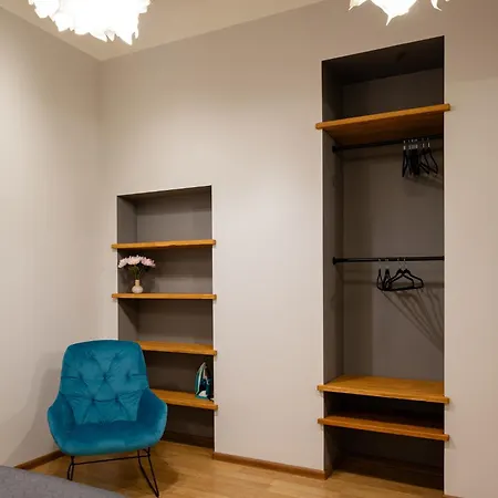 Modern In Location, Kingsize Beds, 2 Br リガ