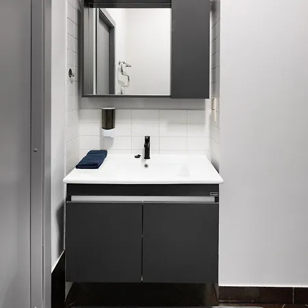 Modern In Location, Kingsize Beds, 2 Br アパート *